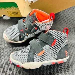 NIB Plae Leo Sneakers - Toddler 9